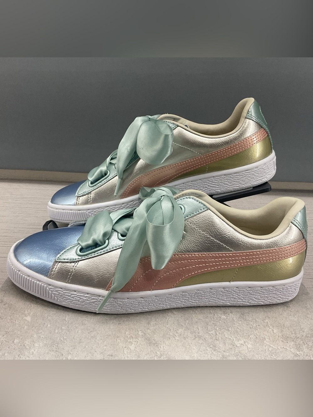 Puma Basket Heart Bauble FM Shimmering Silver Women’s Size 10 Style #364809 01
